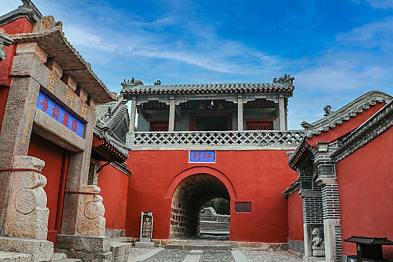 Red Gate Mount Tai 6