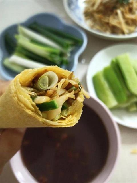 Pan Cake Wrapped Scallions Mount Tai