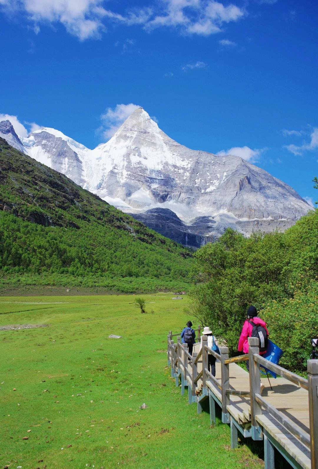 Hiking In Daocheng Yading