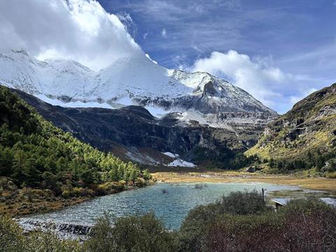 Daocheng Yading Mountains