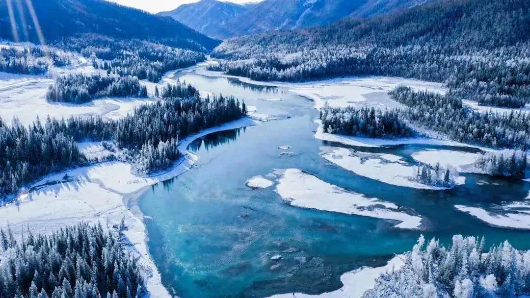 The Winter Scenery Of Kanas Lake