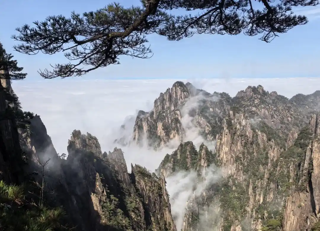 huangshan mountain sea of clouds